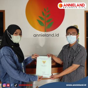 Serah Terima Sertifikat Hak Milik