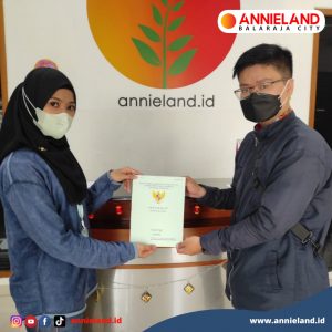 Serah Terima Sertifikat Hak Milik